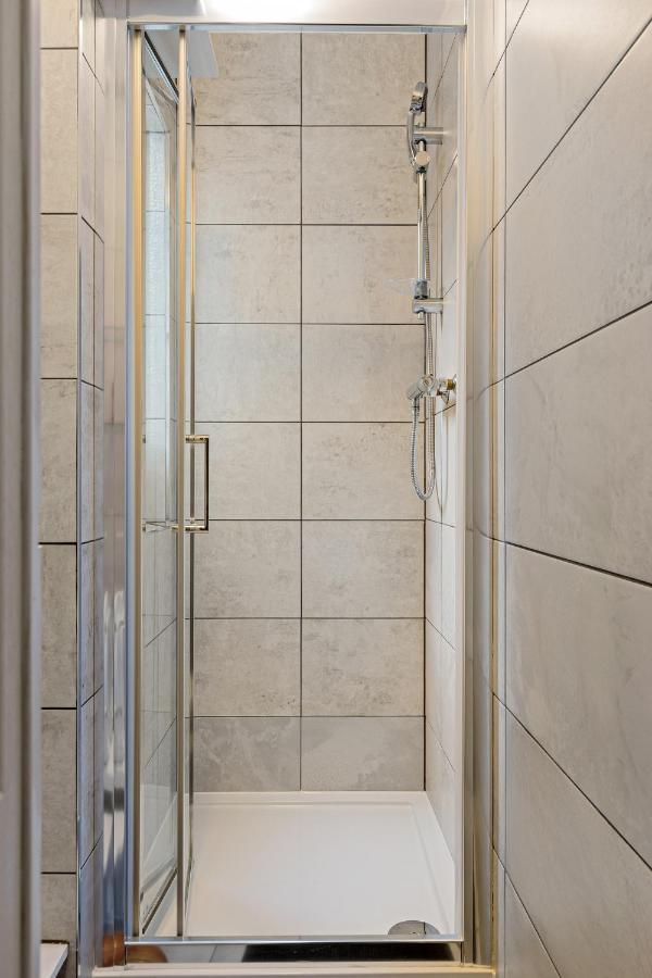 Charming Flat In The Heart Of Fulham - New Apartment Londra Exterior foto